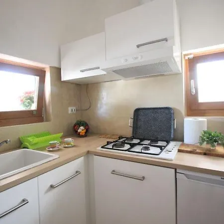 Sleeps 8 Pool Air Con Wifi * Serranova