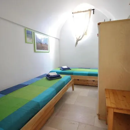 Sleeps 8 Pool Air Con Wifi